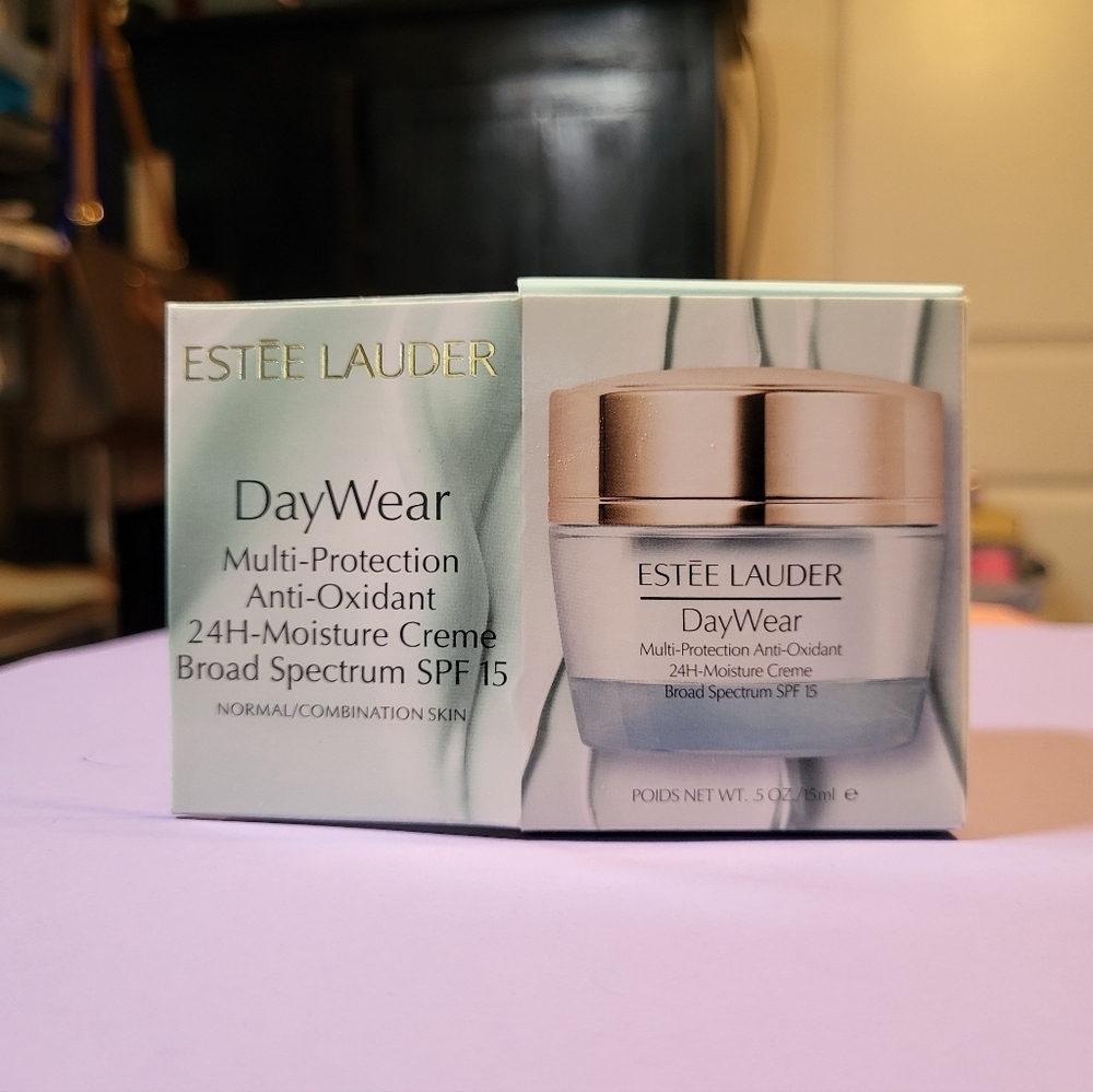 Estee Lauder DayWear Protection Antioxidant Moisture Cream, SPF 15, 0.5oz, NIB - Picture 9 of 9